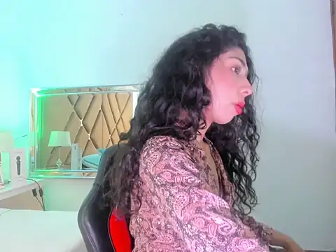 Snapshot of EmmaTeen18 chatting on 10.09.25 EmmaTeen18 online show from 10.09.25