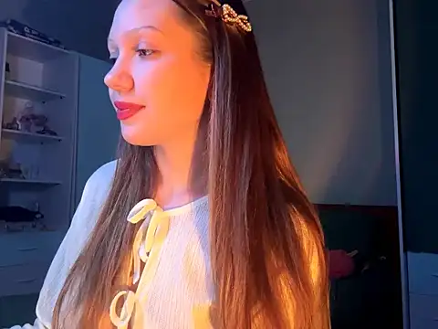 EmiIyKitty online show from 10.12.25