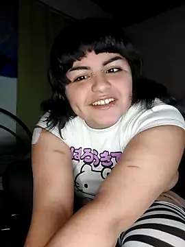 Snapshot of crucifxcked chatting on 10.05.25 crucifxcked online show from 10.05.25