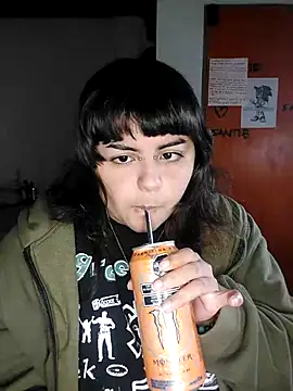 Snapshot of crucifxcked chatting on 10.06.25 crucifxcked online show from 10.06.25