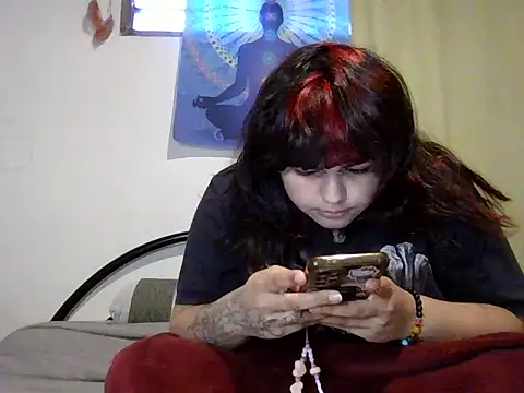 Snapshot of crucifxcked chatting on 10.16.25 crucifxcked online show from 10.16.25