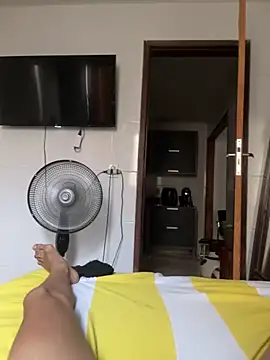 Snapshot of MCLZK chatting on 03.24.26 MCLZK online show from 03.24.26