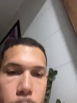 Snapshot of MCLZK chatting on 04.04.26 MCLZK online show from 04.04.26