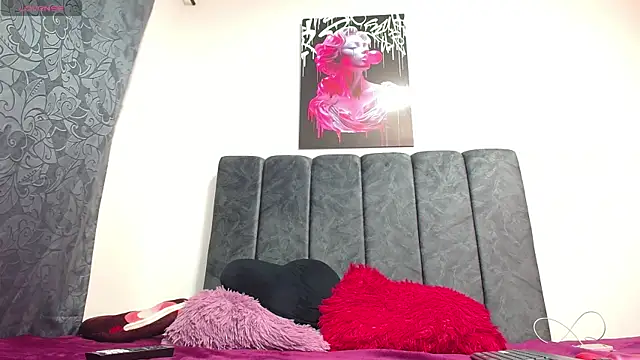 Snapshot of karinna_santana chatting on 10.01.25 karinna santana online show from 10.01.25