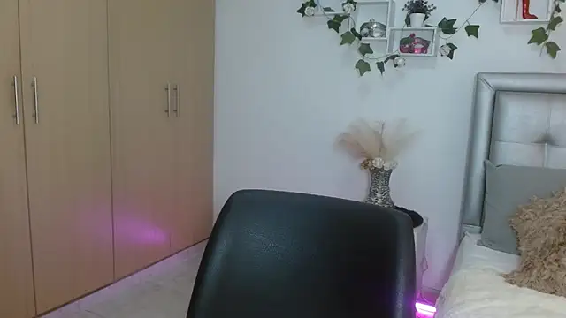 Snapshot of mia_star_2 chatting on 02.06.26 mia star 2 online show from 02.06.26