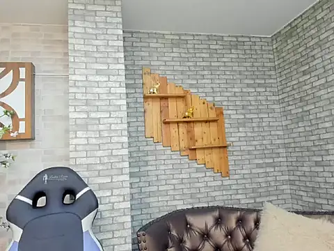 Snapshot of Alisonn_Doll chatting on 11.06.25 Alisonn Doll online show from 11.06.25