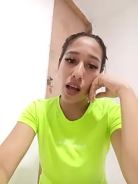 Snapshot of Amelia_Rivas chatting on 12.17.25 Amelia Rivas online show from 12.17.25