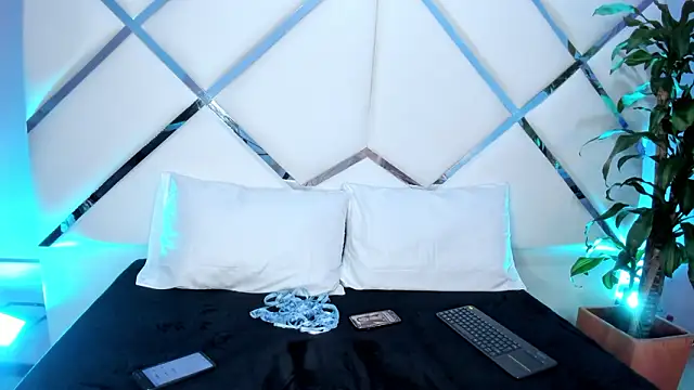 Snapshot of Amelia_Rivas chatting on 03.20.26 Amelia Rivas online show from 03.20.26