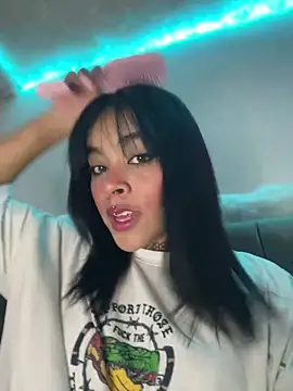 Snapshot of Veeronica_ chatting on 09.27.25 Veeronica online show from 09.27.25