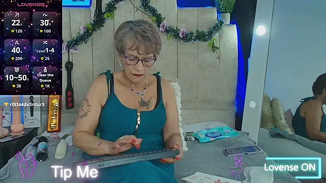 Snapshot of Devora_mature65 chatting on 12.16.25 Devora mature65 online show from 12.16.25