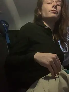 GoldenPussy1329 online show from 05.06.26