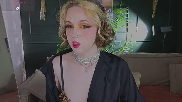 Snapshot of luna_son chatting on 06.09.26 luna son online show from 06.09.26