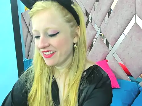 AliceCat 01 online show from 10.18.25