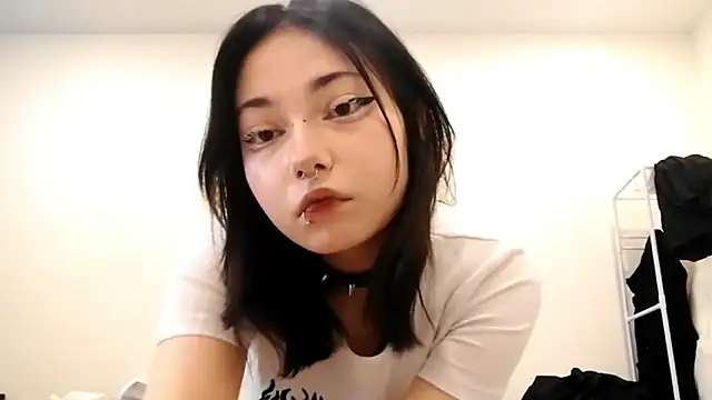 Beeping Creature online show from 10.12.25