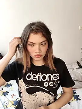 Snapshot of valentine_warm chatting on 02.12.26 valentine warm online show from 02.12.26