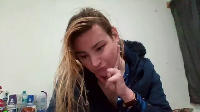 Snapshot of vagimosa chatting on 12.21.25 vagimosa online show from 12.21.25