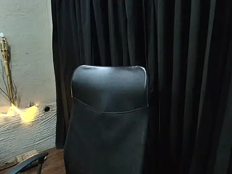 Snapshot of ZackMaye chatting on 10.09.25 ZackMaye online show from 10.09.25