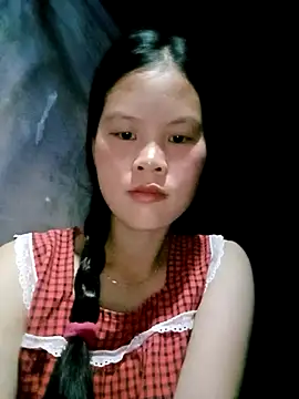 Snapshot of Tuelam_xx chatting on 10.02.25 Tuelam xx online show from 10.02.25