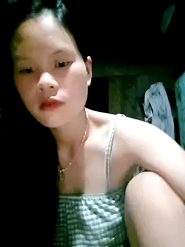Snapshot of Tuelam_xx chatting on 10.10.25 Tuelam xx online show from 10.10.25