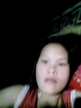 Snapshot of Tuelam_xx chatting on 10.21.25 Tuelam xx online show from 10.21.25
