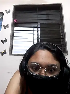 Snapshot of cherriesontop chatting on 10.06.25 cherriesontop online show from 10.06.25