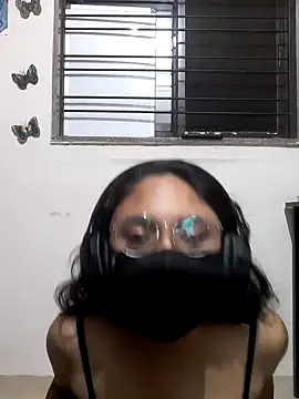 Snapshot of cherriesontop chatting on 10.12.25 cherriesontop online show from 10.12.25