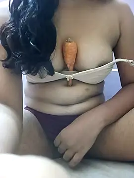 Snapshot of sweetysmita chatting on 11.15.25 sweetysmita online show from 11.15.25