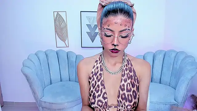 Snapshot of zaira_wetsler chatting on 10.21.25 zaira wetsler online show from 10.21.25