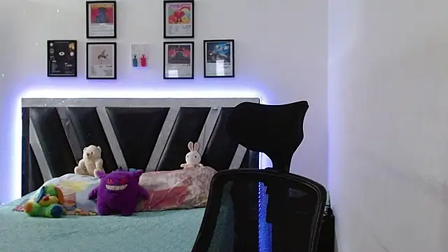 Snapshot of Sebasxxl12 chatting on 10.10.25 Sebasxxl12 online show from 10.10.25