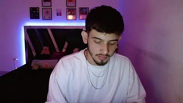 Snapshot of Sebasxxl12 chatting on 12.14.25 Sebasxxl12 online show from 12.14.25