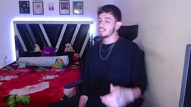 Snapshot of Sebasxxl12 chatting on 01.13.26 Sebasxxl12 online show from 01.13.26