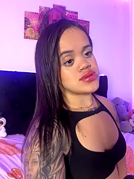 Snapshot of Sussyroxxx chatting on 11.30.25 Sussyroxxx online show from 11.30.25