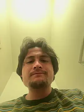 Snapshot of itsthecatchh chatting on 10.05.25 itsthecatchh online show from 10.05.25