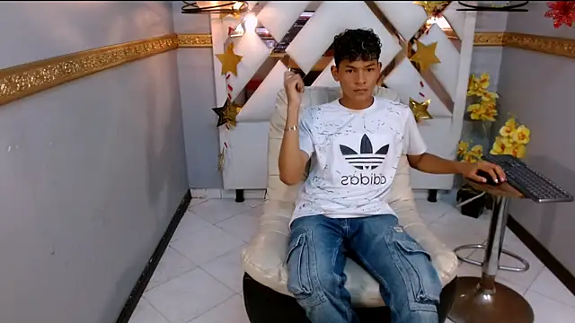 Snapshot of Sammy_Millers chatting on 10.08.25 Sammy Millers online show from 10.08.25