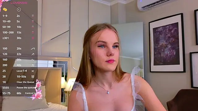 Lili Lohan online show from 11.15.25