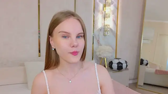 Lili Lohan online show from 07.11.26