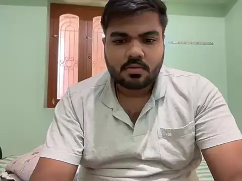 Snapshot of Romeo_Sam2 chatting on 10.31.25 Romeo Sam2 online show from 10.31.25