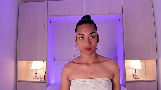 AnahiCollins online show from 11.28.25