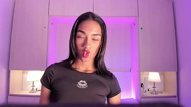 AnahiCollins online show from 05.06.26