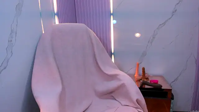 Mila Leon online show from 06.03.26