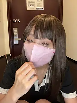 Snapshot of Riria_xx chatting on 11.22.25 Riria xx online show from 11.22.25