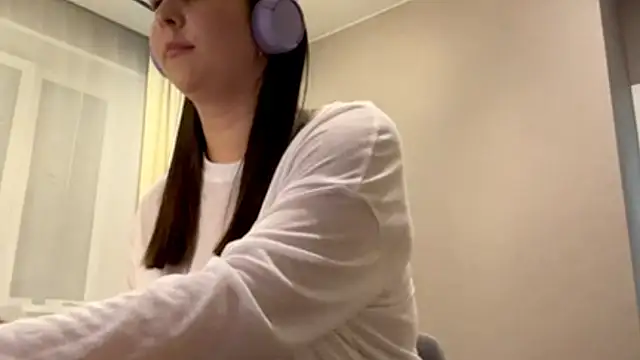 Snapshot of RoseRossi chatting on 10.01.25 RoseRossi online show from 10.01.25