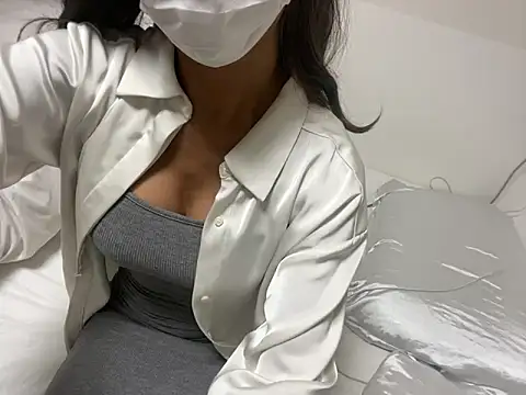 Snapshot of Toriyufu chatting on 12.02.25 Toriyufu online show from 12.02.25