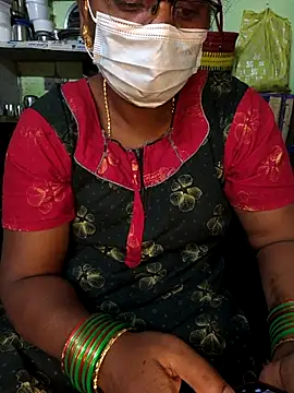 Snapshot of Tamilselviroja- chatting on 02.20.26 Tamilselviroja- online show from 02.20.26