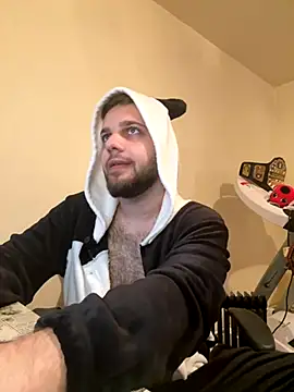 KingAdonisss online show from 10.31.25