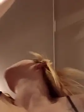 Queen2454 online show from 02.27.26