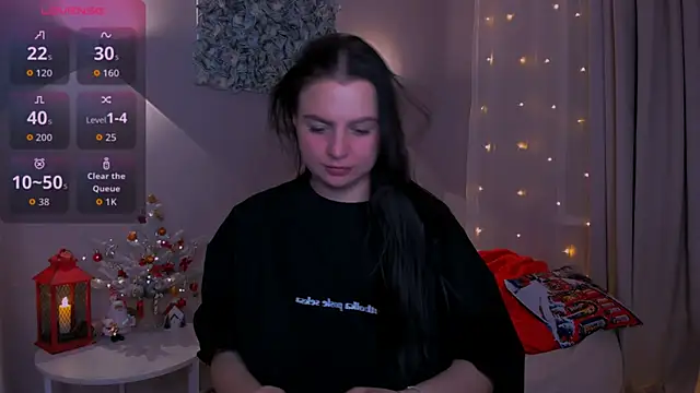 Snapshot of Meganberrybb chatting on 12.18.25 Meganberrybb online show from 12.18.25