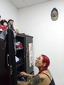 Snapshot of rojita-rojita chatting on 10.31.25 rojita-rojita online show from 10.31.25