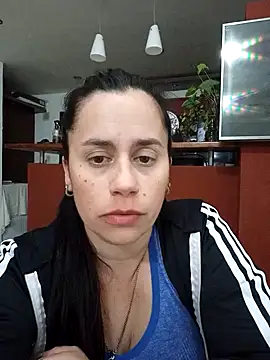 Snapshot of Amarteverdaderamente chatting on 11.17.25 Amarteverdaderamente online show from 11.17.25