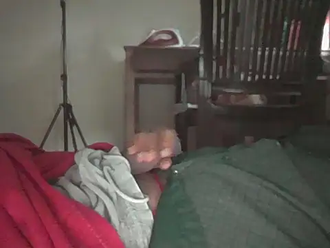 Snapshot of Hhhggghrrr3219 chatting on 10.28.25 Hhhggghrrr3219 online show from 10.28.25